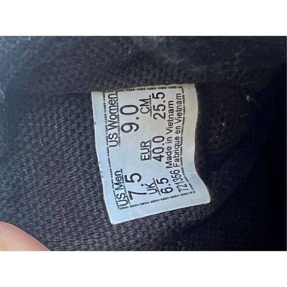 Vans Embroidered Black Cultivate Care Garden Old Skool Sneaker Womens Size 9 - Picture 8 of 8